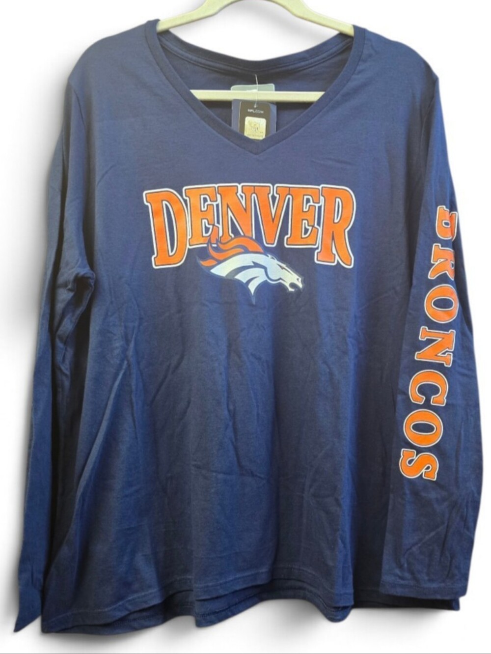 NWT Denver Broncos Womens Long Sleeve V-Neck Shirt 2XL Navy Blue